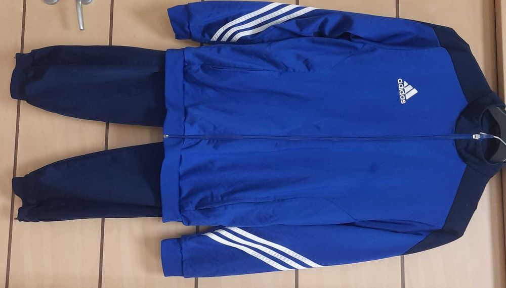 Adidas-Много Запазен