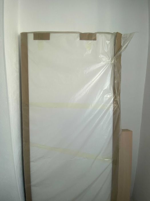 Белая межкомнатная дверь