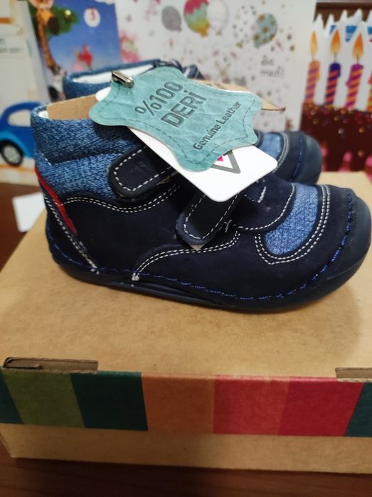 Боси обувки за прохождане