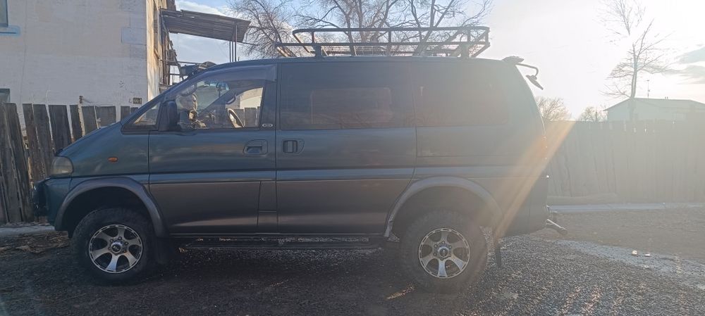 Продам Митсубиси делика-булка