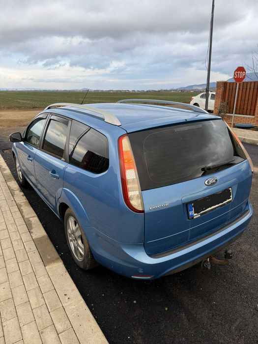 Ford Focus Break 2010 • 1.6 benzină 101CP  • Cârlig • 2 seturi roți