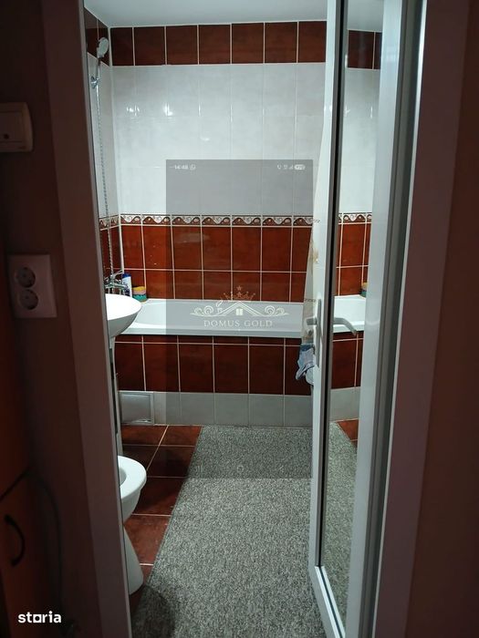 Inchiriez apartament in casa str. Olteniei .