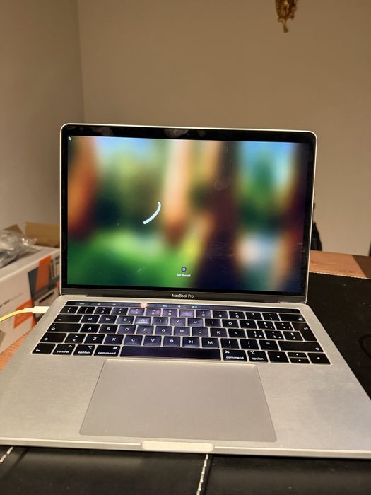 MacBook Pro 13” Retina Intel i5 Quad-Core / 8GB / SSD 256GB