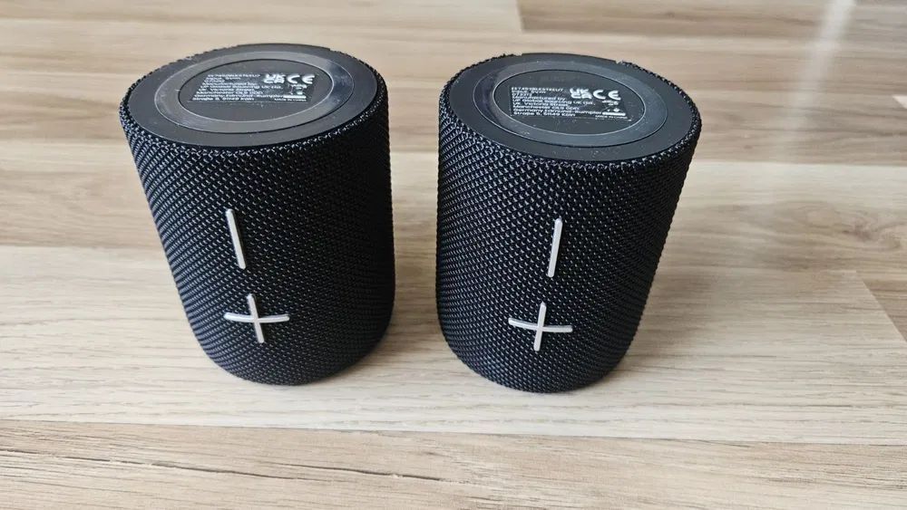 2 бр. Bluetooth високоговорителите Intempo съединяващи се с магнит.