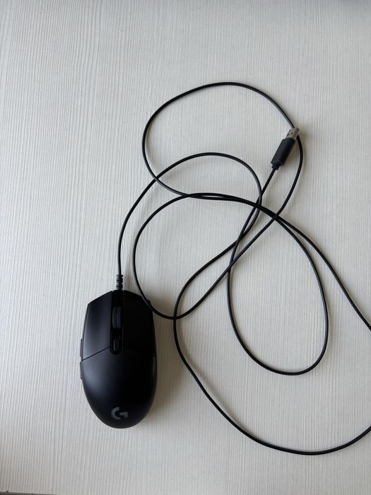 Продаю игровую мышь logitech g102 lyghtsync