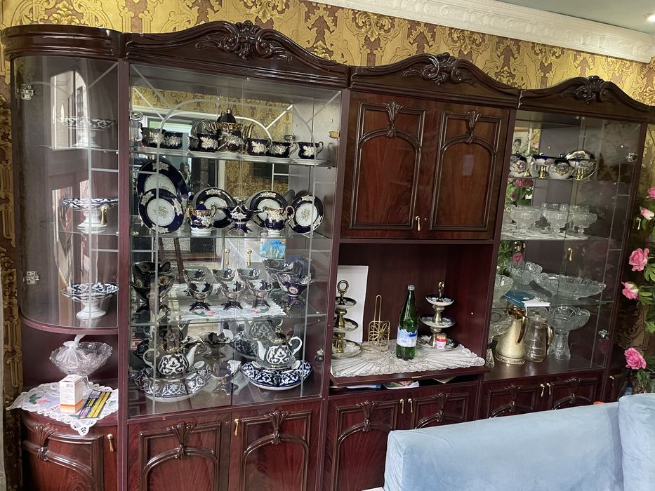 Стенка сотилади холати яхши дубайники келишилган холда