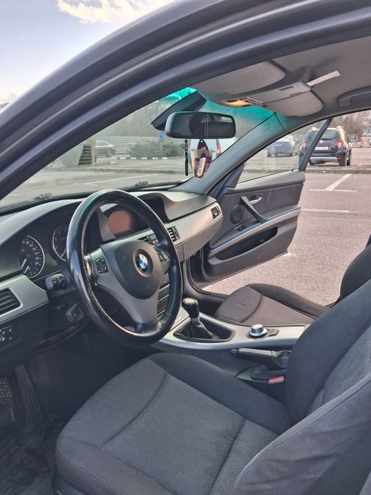 Vând bmw e90 2006 2.0 benzina mașina intrtinuta