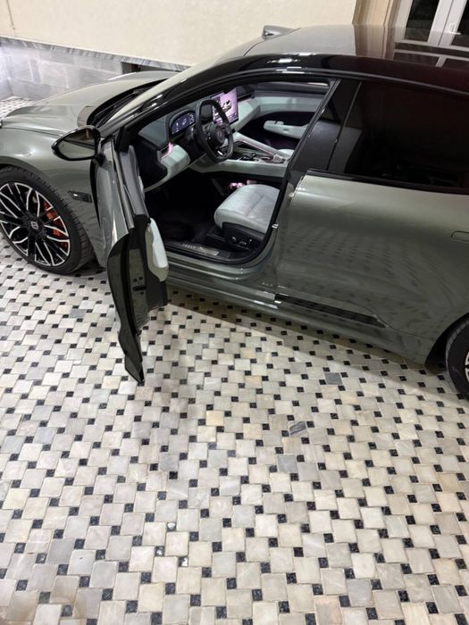 Zeekr 001. В идеальном состояни. Не крашена, не бита.