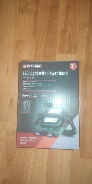 Vând proiector LED cu Power Bank