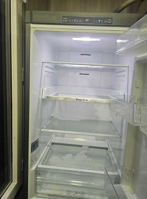 Продам холодильник работает отличьно