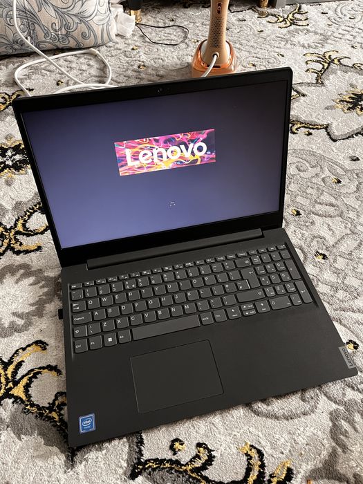 Lenevo V15 - 1GL
