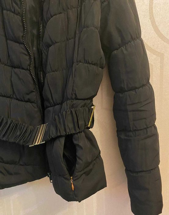 Geaca fas cu centura in talie Zara