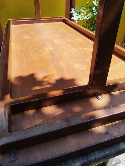 Маси с пейки от масивна дървесина