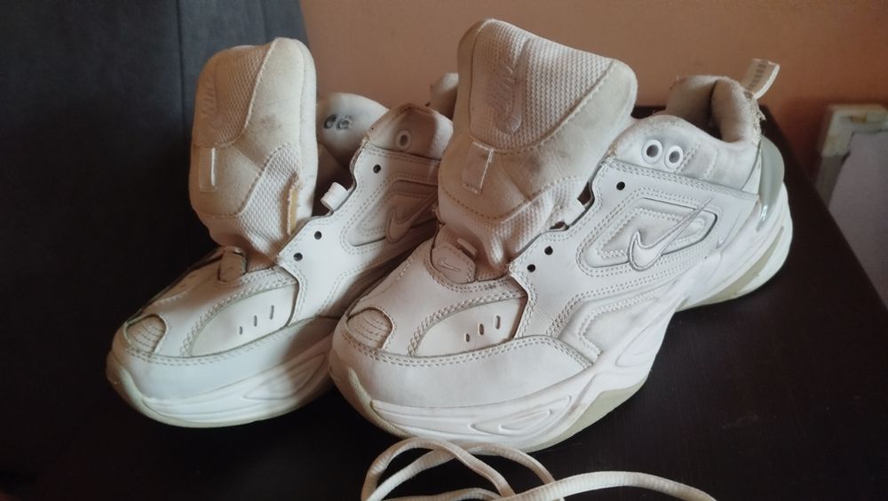 Кросовки белые продаю