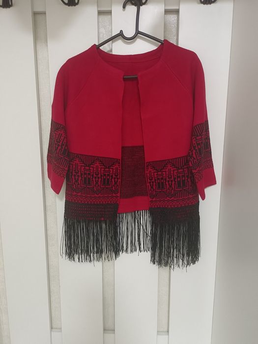 Продам кофту 5000 тг