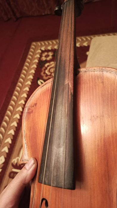 Alt skripka 1974 yil, g'ilof va simechoki bor