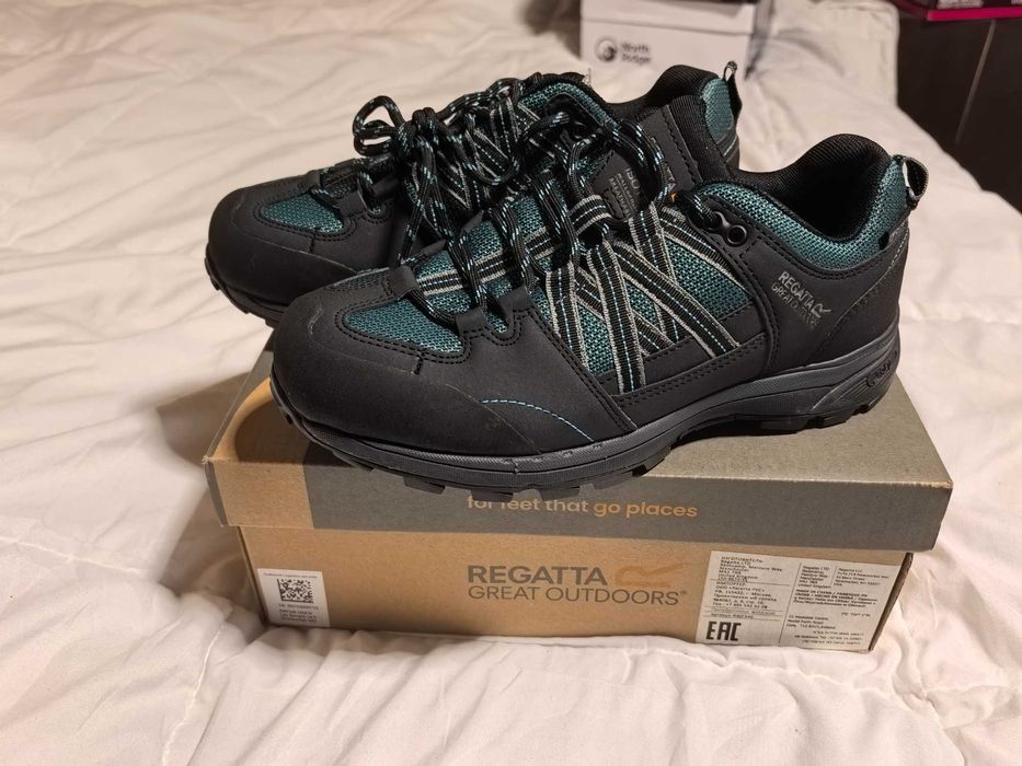 Нови дамски водоустойчиви маратонки различни цветове