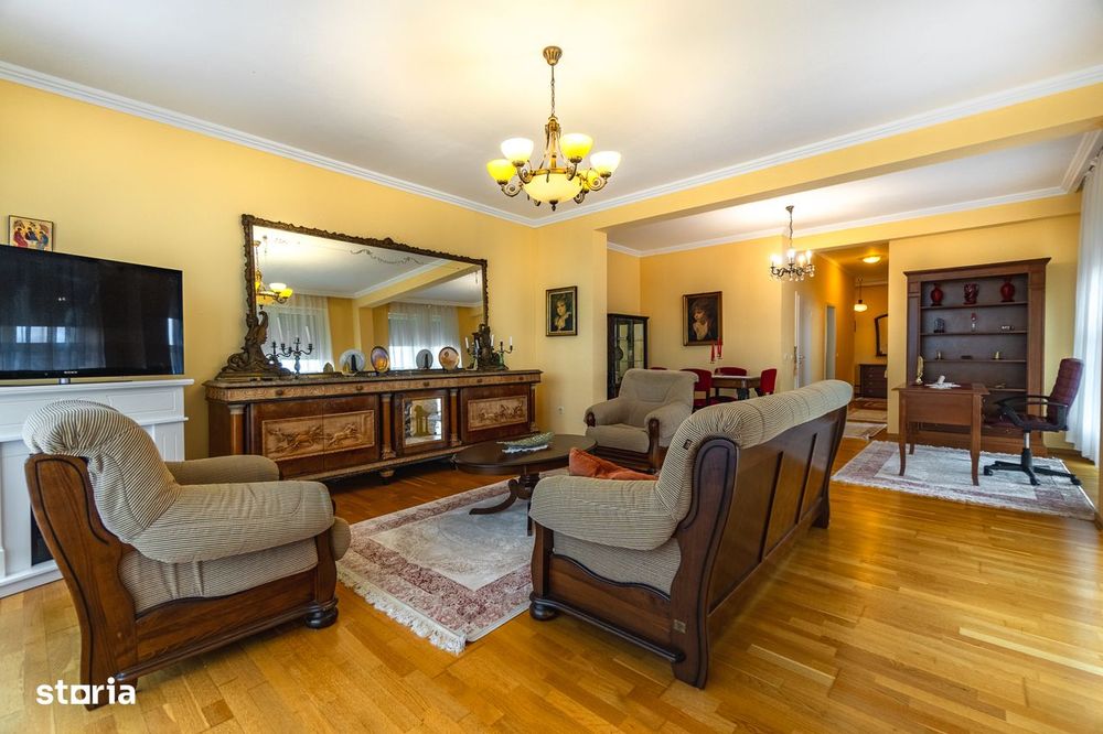 Penthouse cu terasă, lift și aer condiționat în Brasov