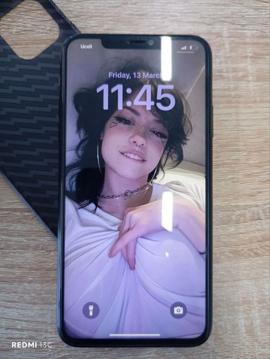 Iphone 11 max kor dok bor
