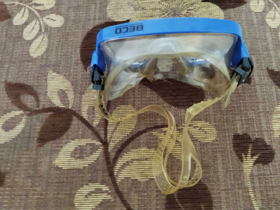 Очила за плуване