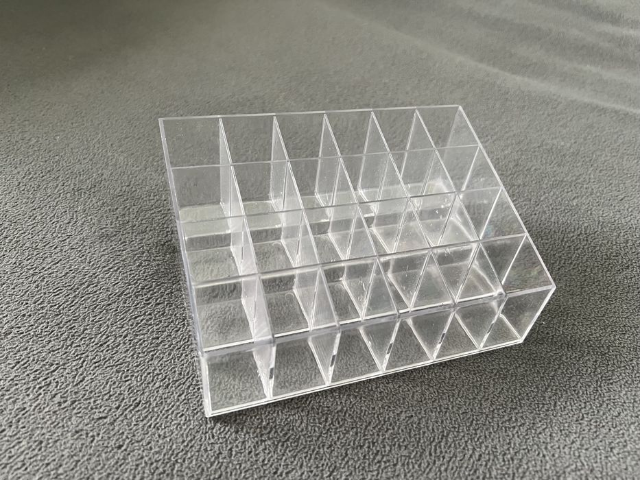 Органайзер для помад, 24 секции