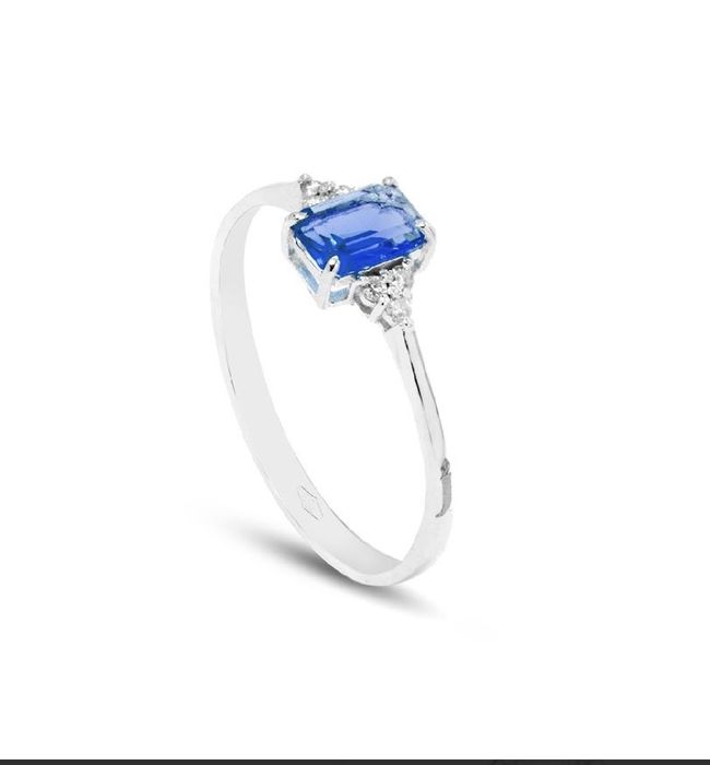 Пръстен 18К бяло злато със сапфир и диаманти