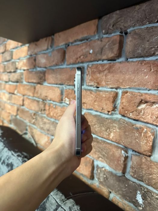 Продам iPhone 16 Pro