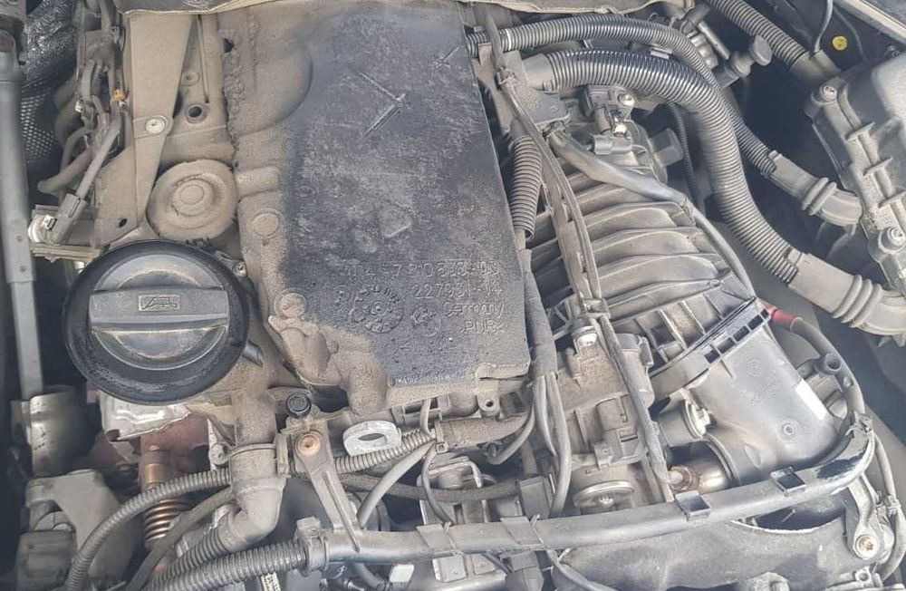 Haion Oglinda usa Bara spate BMW F30 Far stop Plafon Scaune Rulou portbagaj Caroserie Jante 17 BMW F30 F31 320d