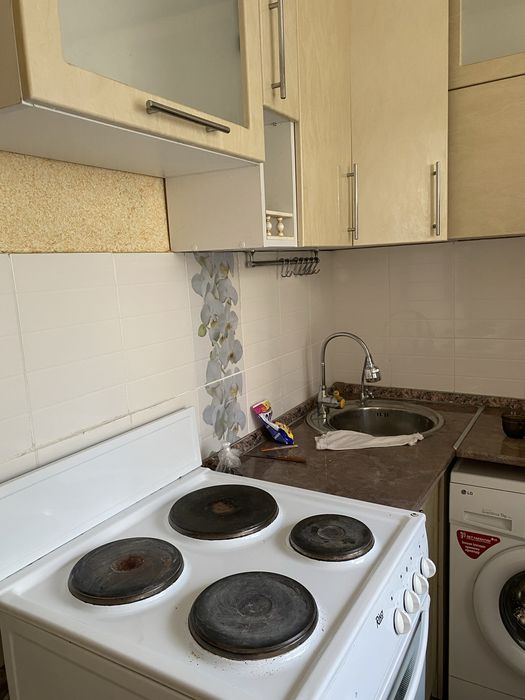 Продам 3 х ком кв 2 эт центр