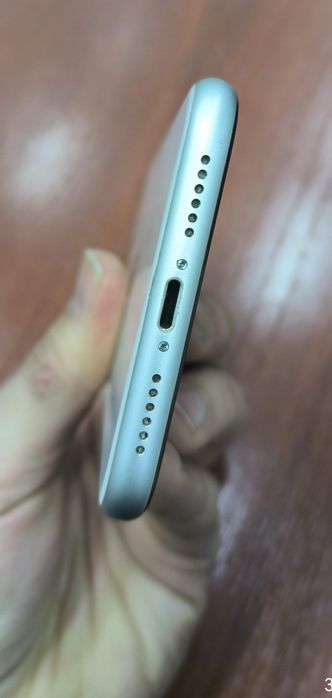 Продам iPhone 11, iOS 17.2