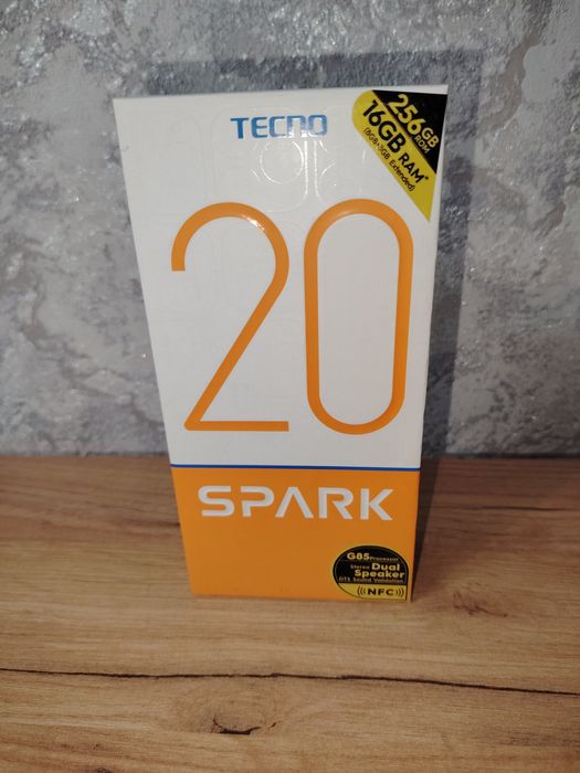 Телефон Тесno Spark 20