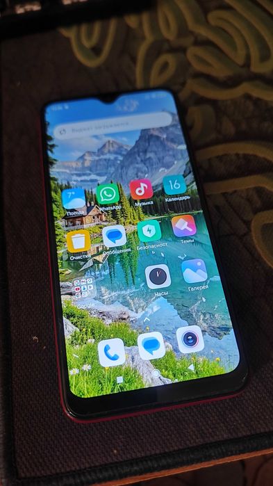 Телефон Redmi 8.