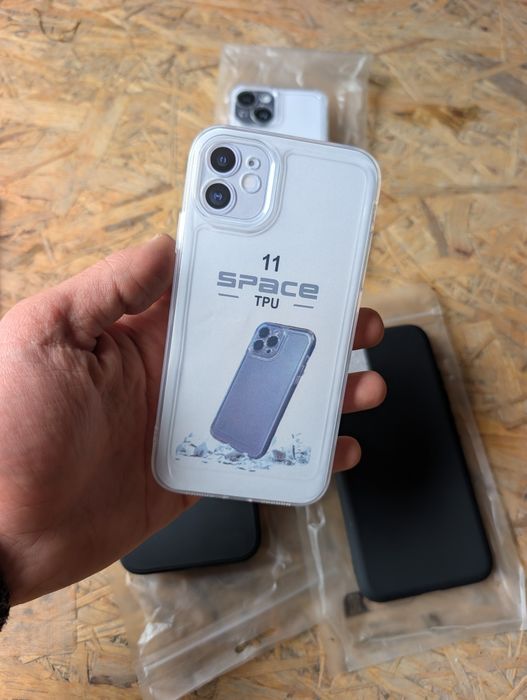 Huse și folii de protecție pentru iPhone