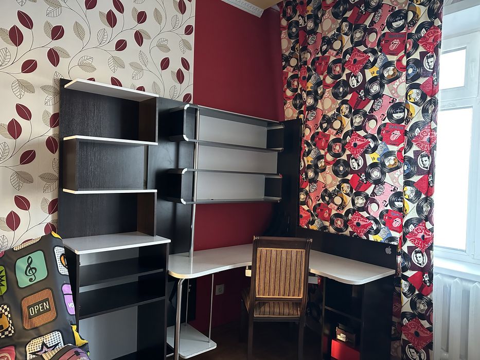 Детская кровать и комп стол