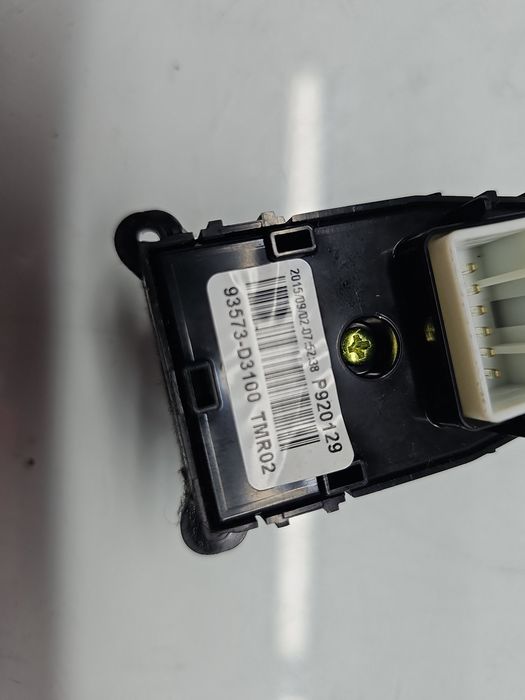 Buton reglaj oglinzi Hyundai Tucson (TL) [Fabr 2015-2020] 93573-D3100