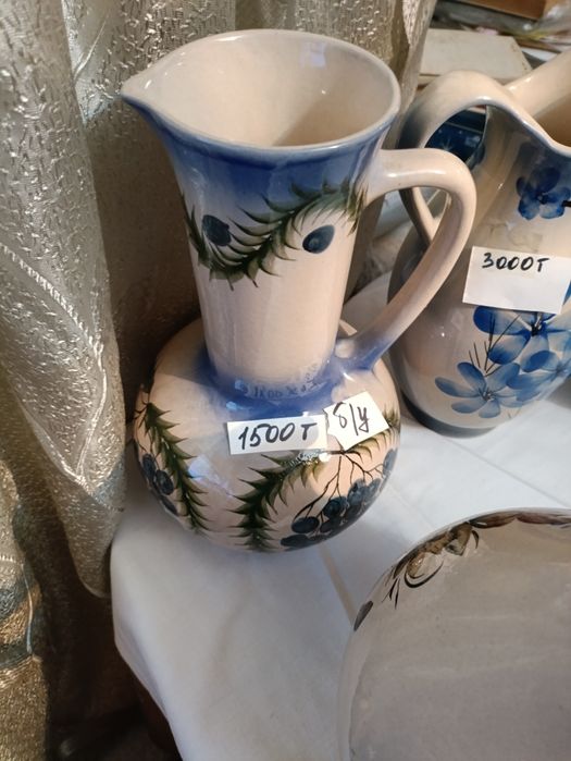 Кувшины керамические.