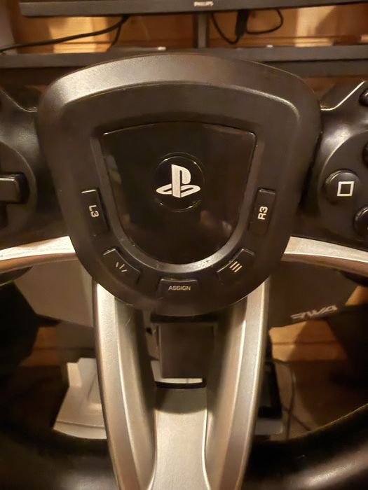 volan de gaming pentru console și PC