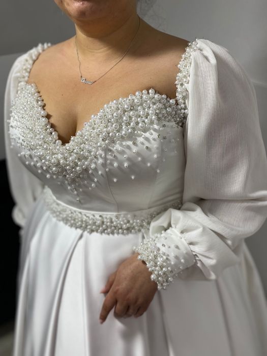 Rochie mireasă cu perle