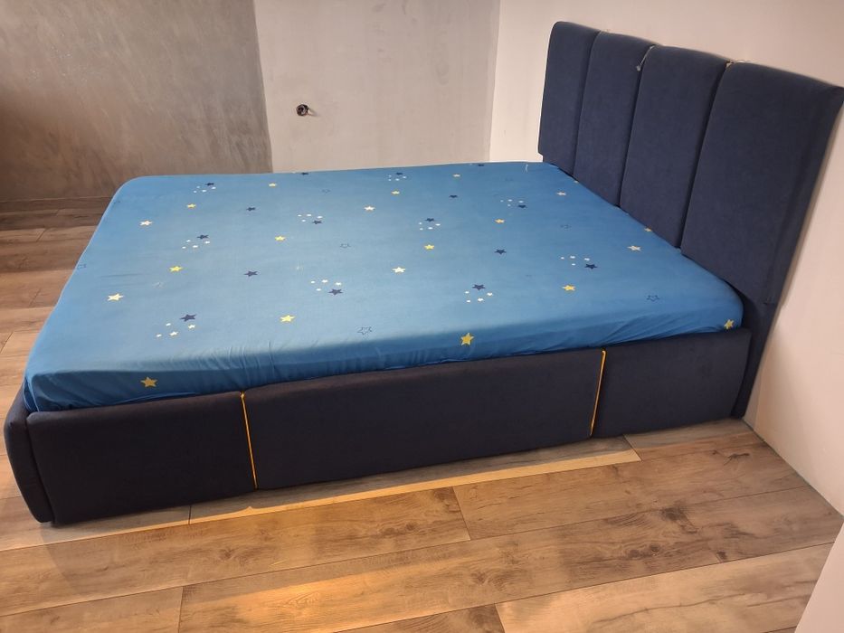 Pat matrimonial tapițat nou!