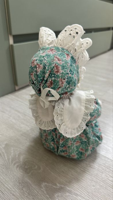 Фарфоровая кукла