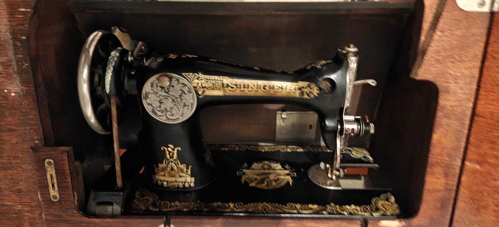 Vând mașina de cusut Singer 128K originala an 1920 stare buna