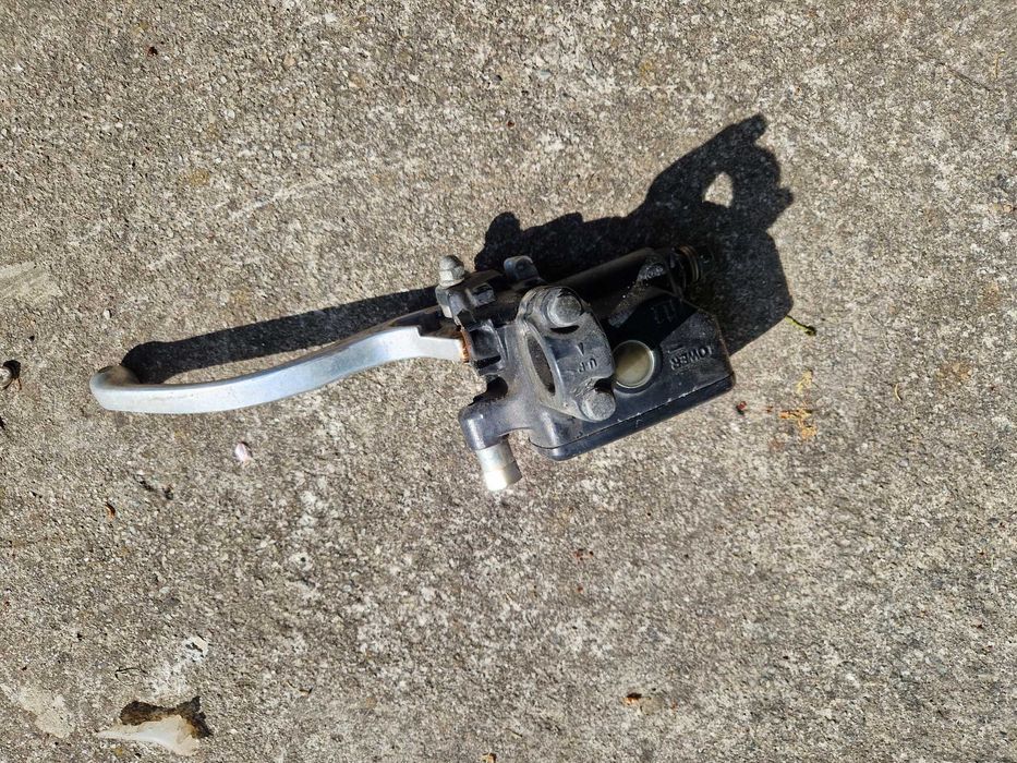 Maneta de frana dreapta cu pompa si rezervor moto Honda Silverwing / SW-T