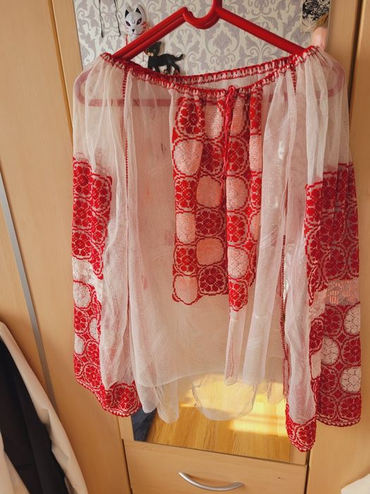 Bluza ie veche de peste 80 ani