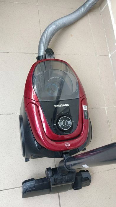 Пылесос  Samsung VC18M3120V1/EV