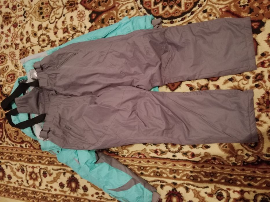 Горнолыжный костюи