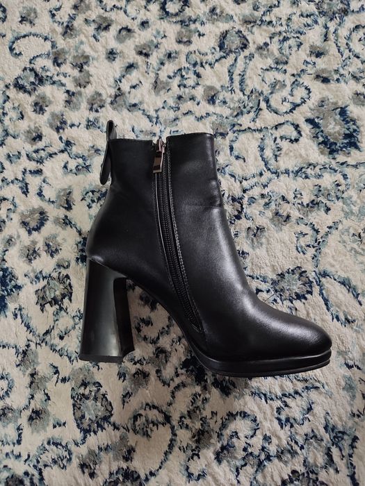 Продам сапоги 2 пары ( зима и осень )