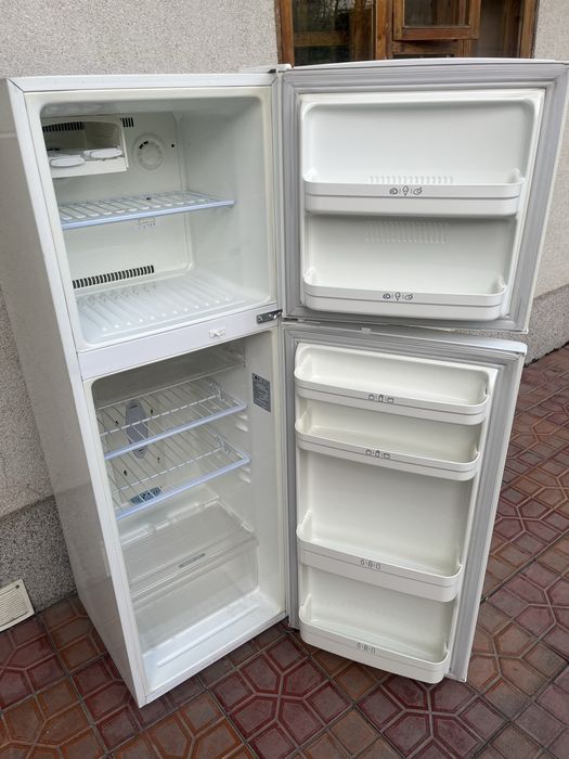 Холодильник LG.