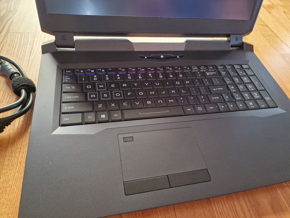 Laptop Eurocom, Sky X7C, cu procesor Intel Core i9 9900K k nou