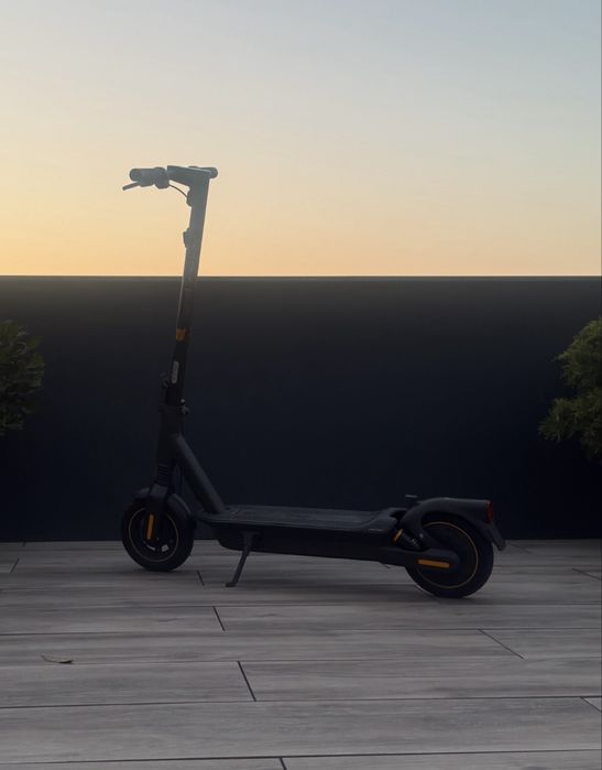 Trotineta electrica Ninebot Max G2