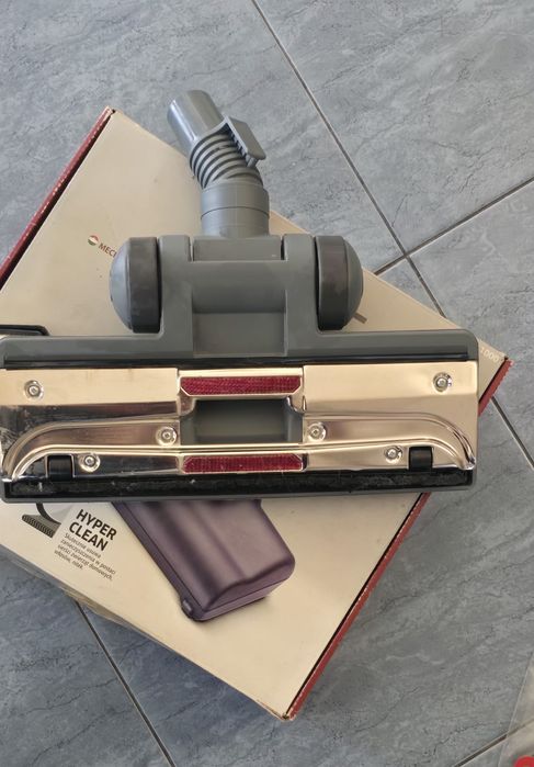 Прахосмукачка Miele Complete C2